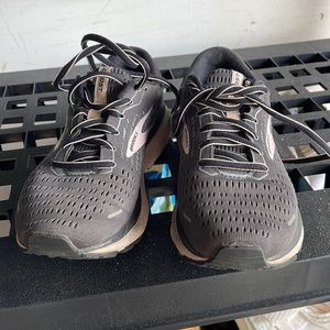 Brooks sneakers